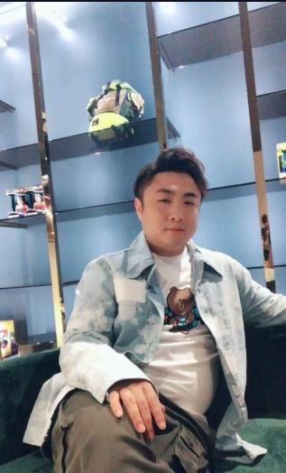 抖音qzuser创作的原声你干什么瞪着眼睛看着我图片1
